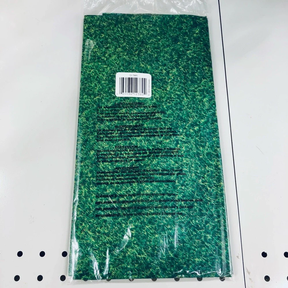 🏈$3🏈 NEW Green Grass Plastic Table Cover 54” x 108”